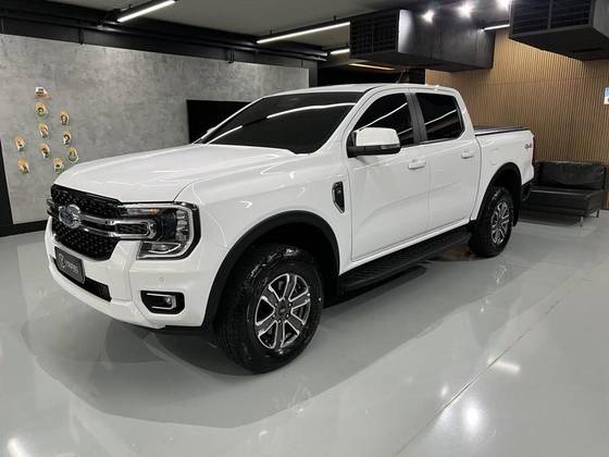 FORD RANGER 3.0 V6 TURBO DIESEL CD XLT 4X4 AUTOMÁTICO FORD RANGER 3.0 V6 TURBO DIESEL CD XLT 4X4 AUTOMÁTICO